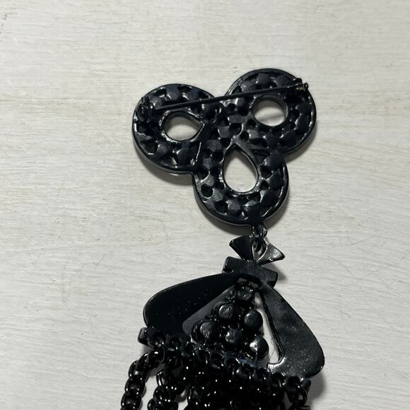 Art Deco Large Hand Cut Jet Broach and 1 earring with Long Black Chain Tassels - Picture 3 of 3
